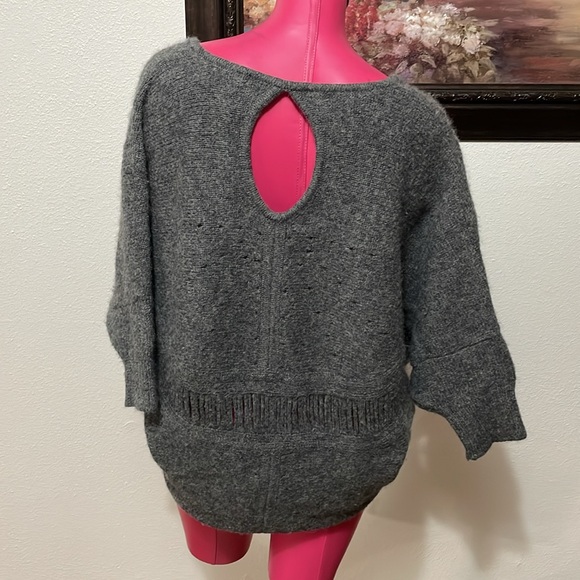 MFH Knits 100% BABY ALPACA SOFT Gray Sweater MADE IN PERU Size Medium Keyhole - Picture 3 of 13